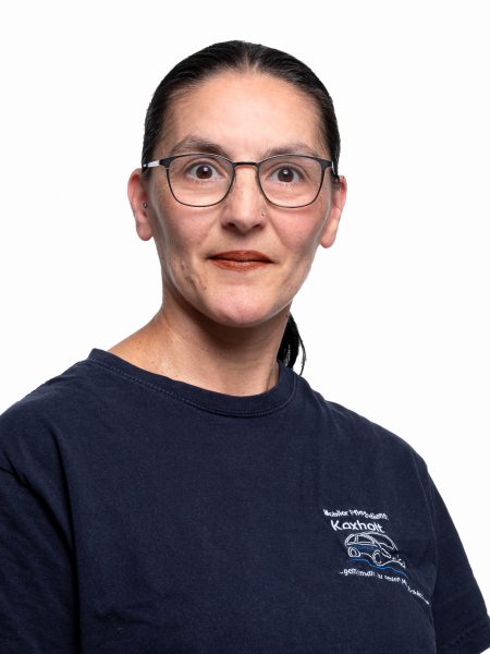 Nezahat Yediler
